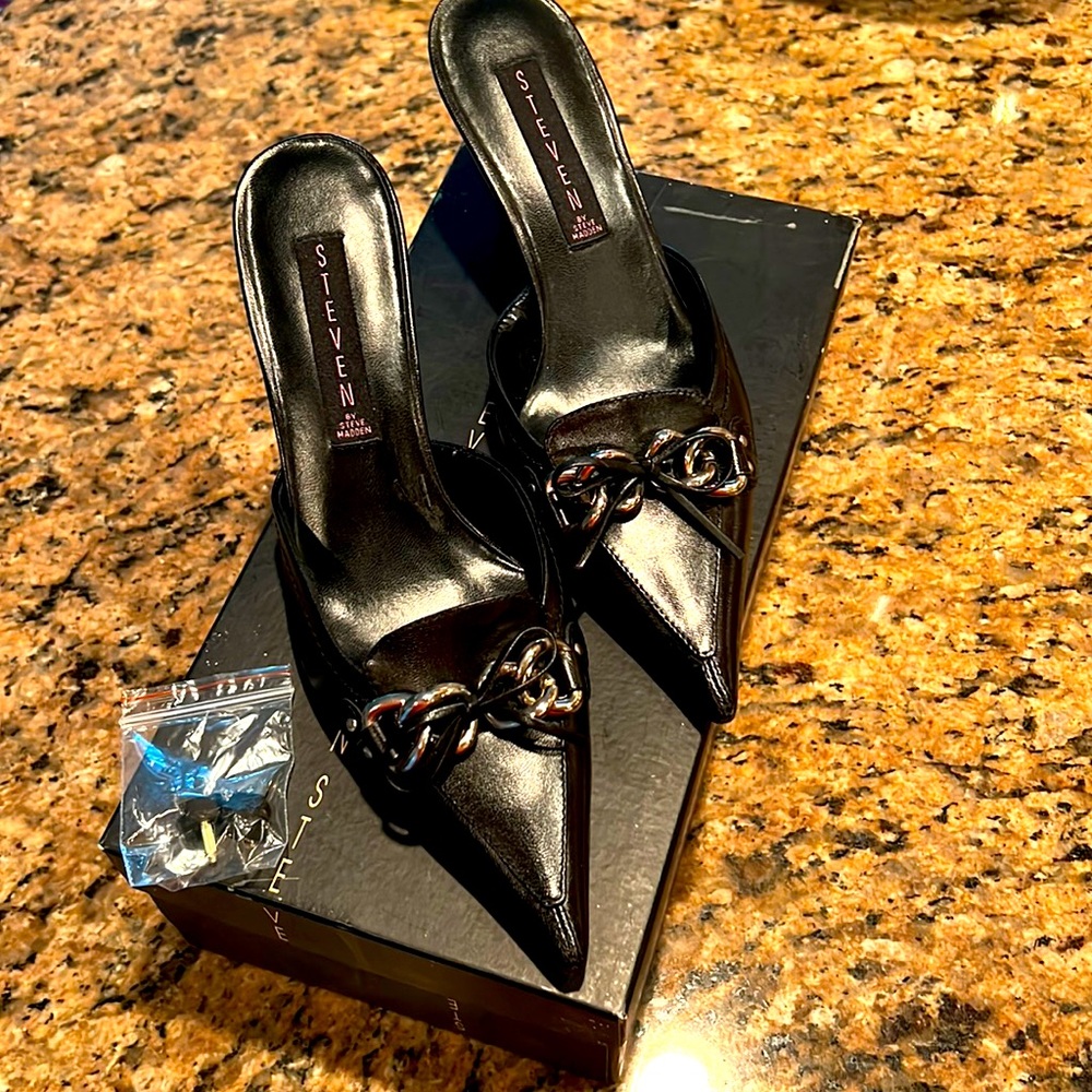 Womens Steven by Steve Madden.